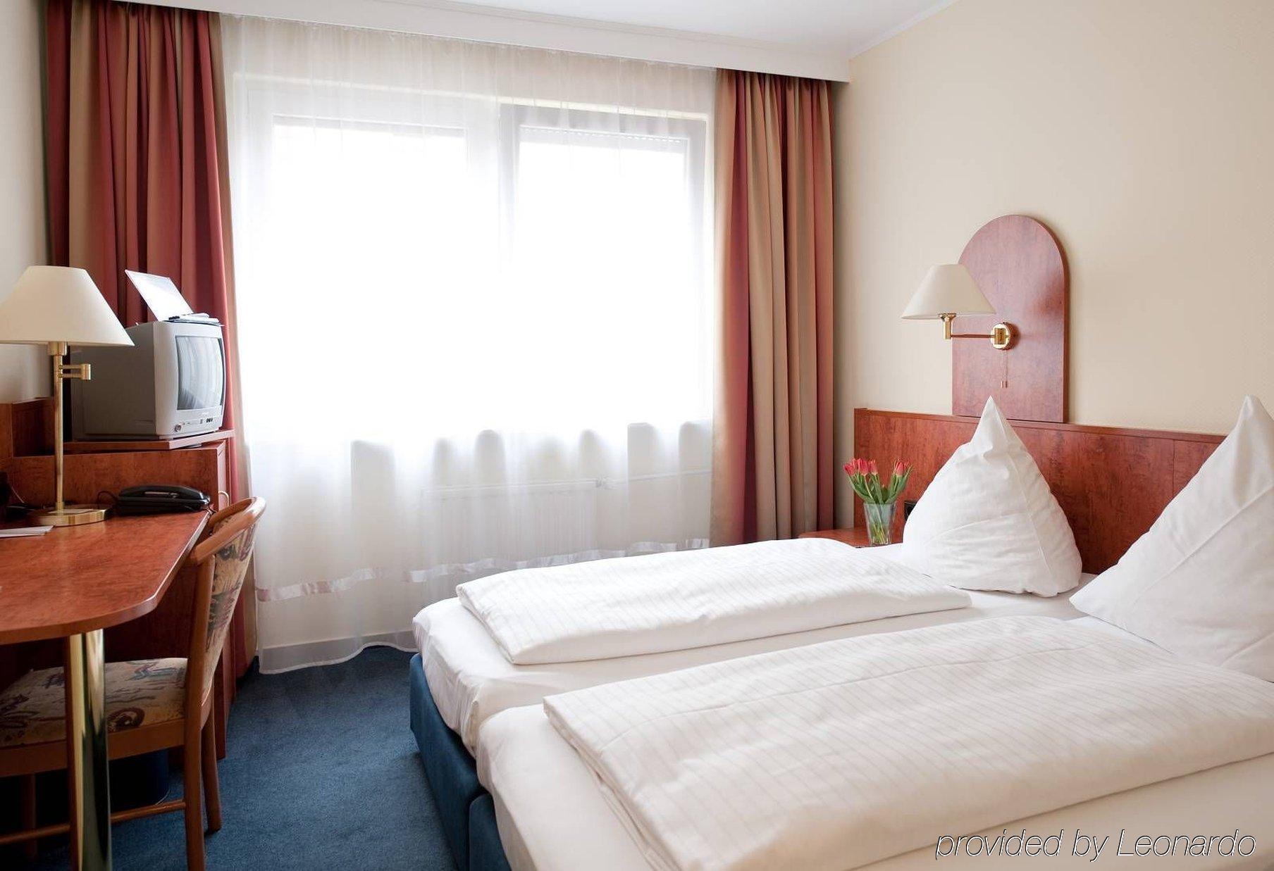 Falk Hotel Fráncfort del Meno Habitación foto